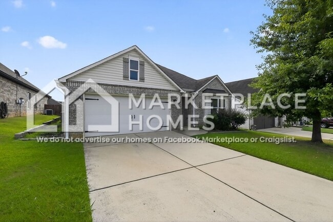 2758 Lily Cir in Northport, AL - Building Photo - Building Photo