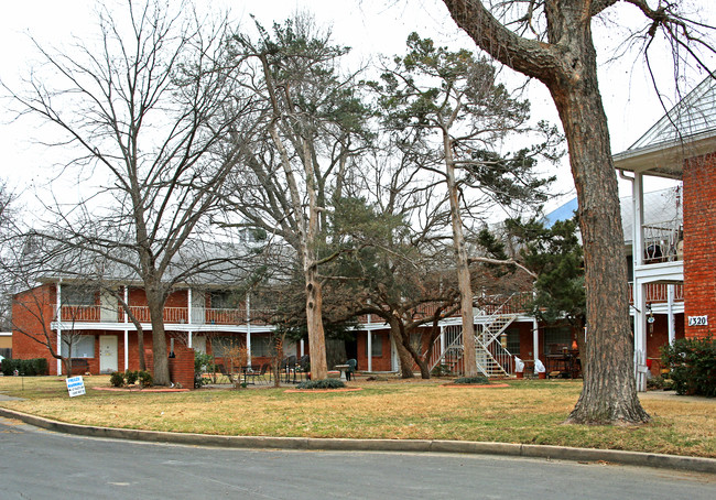 Brookwood Apartments