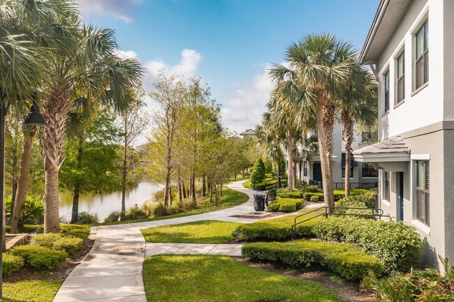 The Hamptons at Palm Beach Gardens Apartments