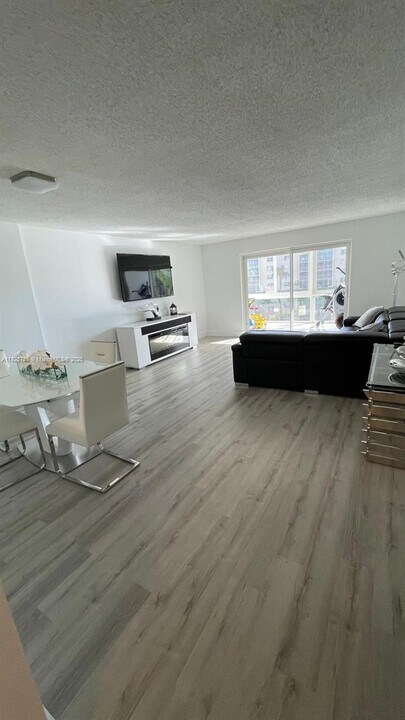 311 SE 3rd St in Dania Beach, FL - Building Photo