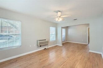 224 E Boyd St in Bonham, TX - Building Photo - Building Photo