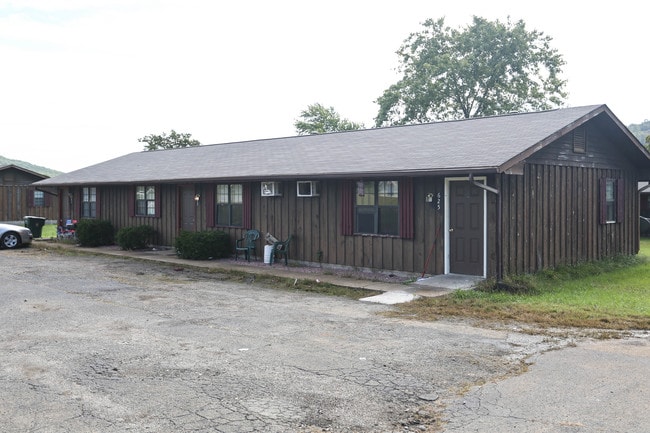 Countryside Apartments in Pilot Knob, MO - Building Photo - Building Photo