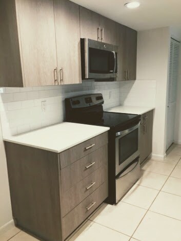 820 Lavers Cir, Unit G 308 in Delray Beach, FL - Building Photo - Building Photo