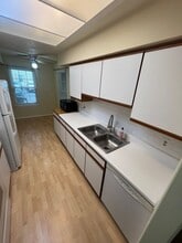 833 Gas Light Ln in Virginia Beach, VA - Building Photo - Building Photo