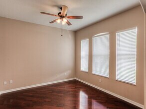 10508 Canary Isle Dr in Tampa, FL - Foto de edificio - Building Photo