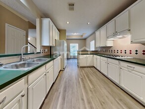 11911 Lakewood Hills Dr in Tomball, TX - Foto de edificio - Building Photo