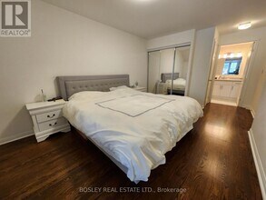28-1128 Sommerset Way in Toronto, ON - Building Photo - Building Photo