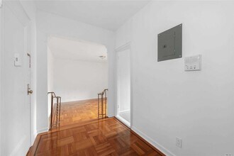 2965 Decatur Ave-Unit -2B in Bronx, NY - Building Photo - Building Photo