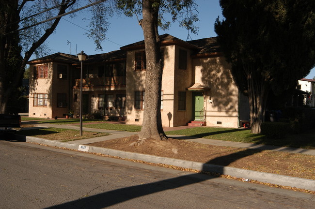 4121-4133 4th St in Riverside, CA - Foto de edificio - Building Photo