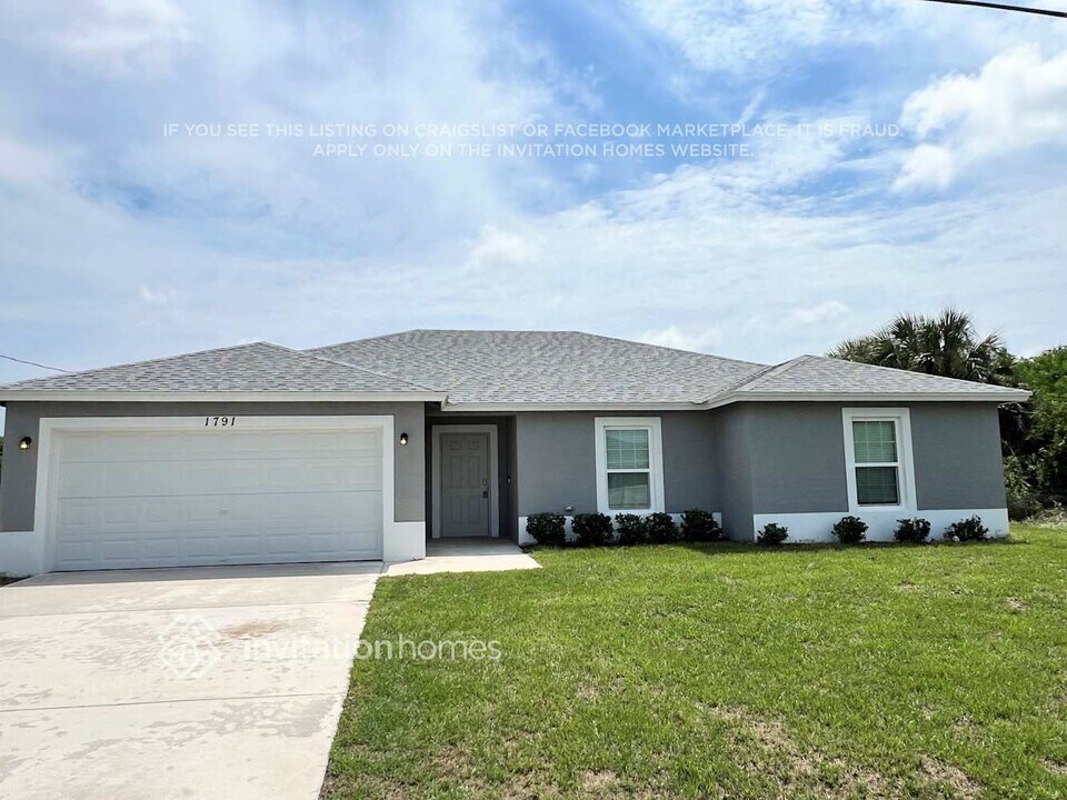 1791 SW Castinet Ln in Port St. Lucie, FL - Building Photo