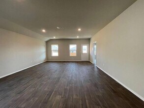 15200 Siberian Elm Ln in Austin, TX - Building Photo - Building Photo