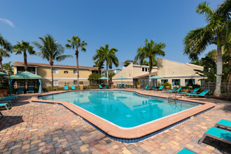 Cypress Winds Apartment Homes in Bradenton, FL - Building Photo - Building Photo