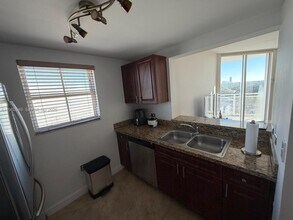 2600 SW 27th Ave in Miami, FL - Foto de edificio - Building Photo