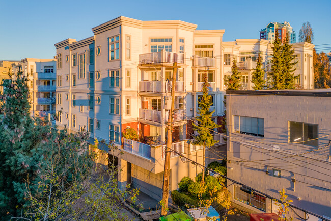 Coronado in North Vancouver, BC - Building Photo - Building Photo