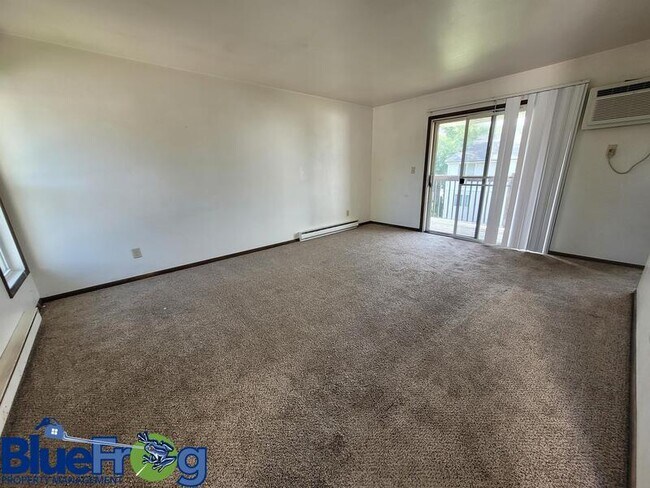 927 Louise St photo'