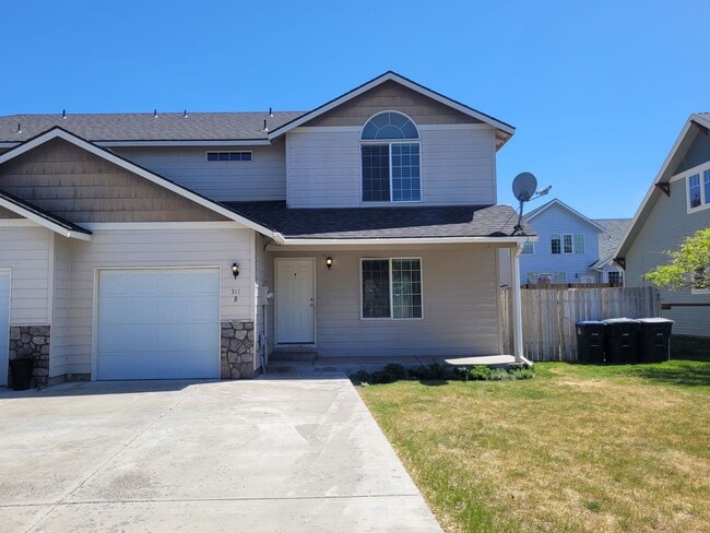 property at 511 Sandalwood Pl