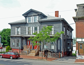 807 Congress St in Portland, ME - Building Photo - Building Photo