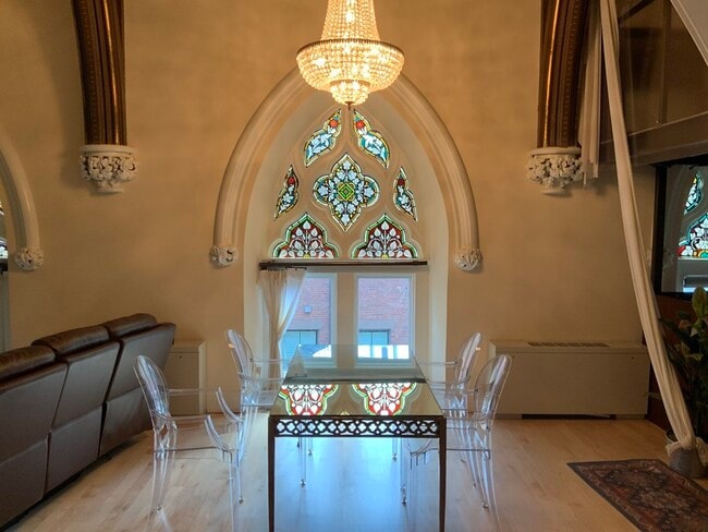 48 W Broadway, Unit #307