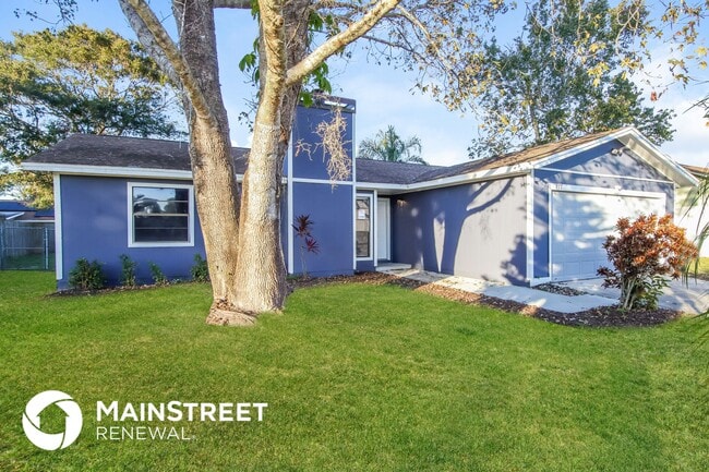 977 Beacon St NW in Palm Bay, FL - Foto de edificio - Building Photo