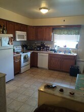 3405 Ward St, Unit 2 Bedroom in Pittsburgh, PA - Building Photo - Building Photo