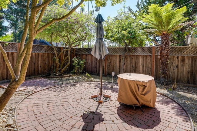 2739 Ashby Pl in Berkeley, CA - Building Photo - Building Photo