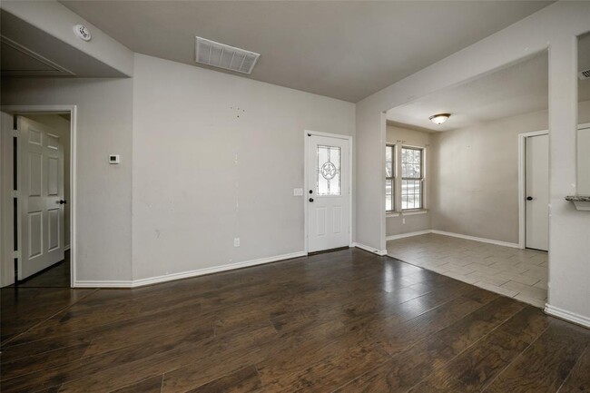 10685 Royal Cavins Dr in Conroe, TX - Building Photo - Building Photo