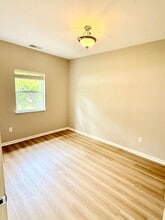 741 Oswego Rd in Carmel, IN - Foto de edificio - Building Photo