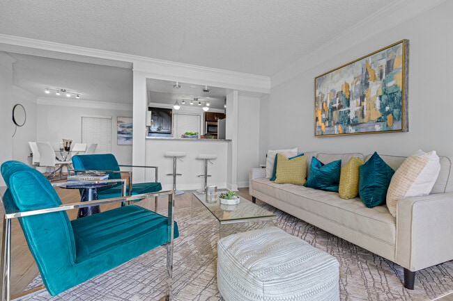 Nottingham Pine Luxury Apartment Homes in Plantation, FL - Building Photo - Interior Photo