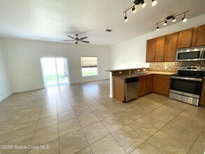 2600 Revolution St in Melbourne, FL - Building Photo - Building Photo