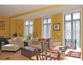 424 Massachusetts Ave in Boston, MA - Building Photo - Building Photo
