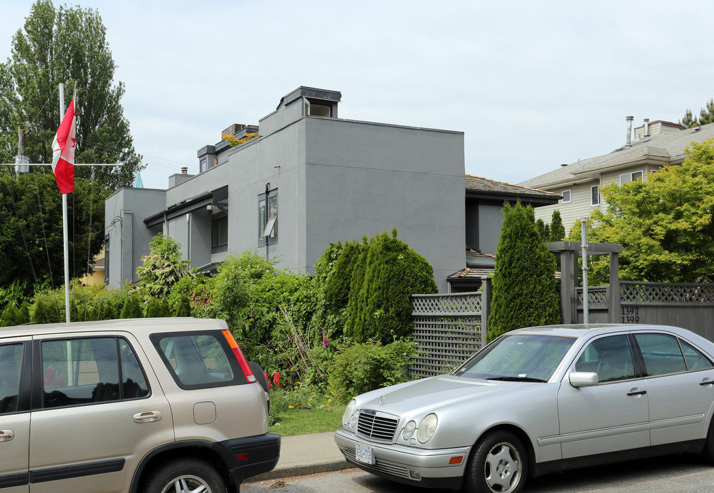 1393 Laburnum St in Vancouver, BC - Building Photo