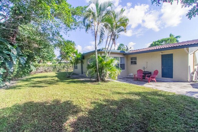 927 W Royal Palm Rd in Boca Raton, FL - Building Photo - Building Photo