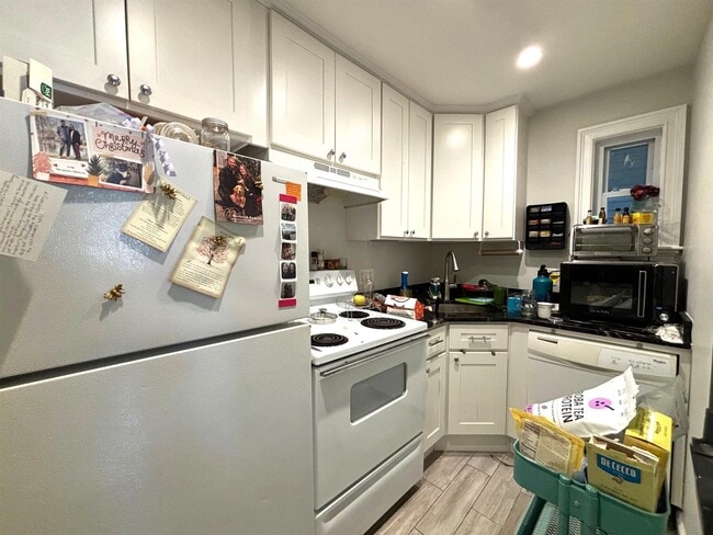 1139 Broadway, Unit 7 in Somerville, MA - Foto de edificio - Building Photo