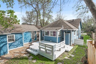 320 Coronado St in Houston, TX - Building Photo