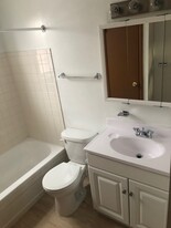 Beacon Hill West in Rocky River, OH - Building Photo