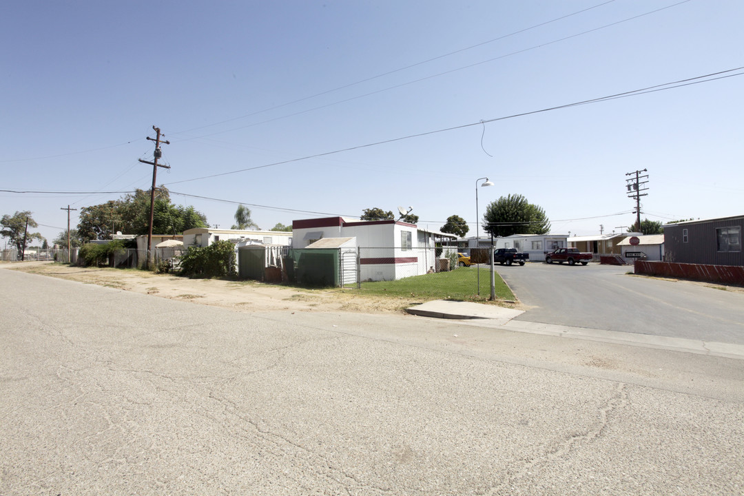 5000 State Rd in Bakersfield, CA - Building Photo