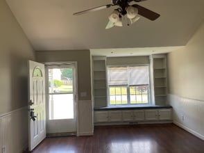 1008 Corlew Ln in White Bluff, TN - Building Photo - Building Photo