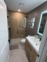 5250 NW 53rd Ave in Coconut Creek, FL - Foto de edificio - Building Photo
