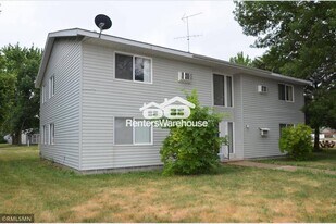 29 2nd St in Wood Lake, MN - Building Photo