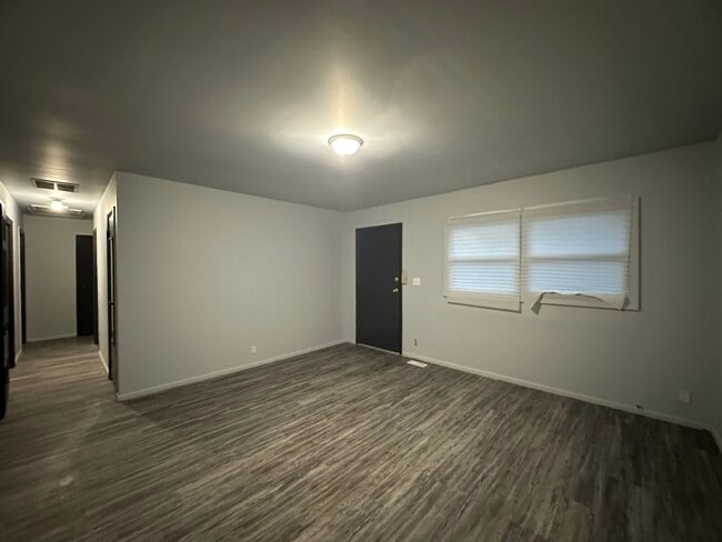 911 Southmoor Dr in Danville, IL - Building Photo - Building Photo