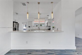 501 90th St in Surfside, FL - Building Photo - Building Photo
