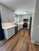 1055 E Klatt Rd, Unit 4 in Anchorage, AK - Building Photo