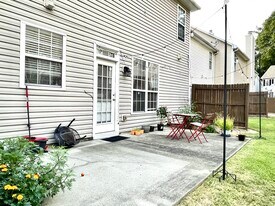 2615 Avery Park Cir in Doraville, GA - Building Photo