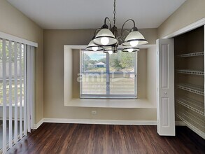 6726 Cambridge Park Dr in Apollo Beach, FL - Foto de edificio - Building Photo