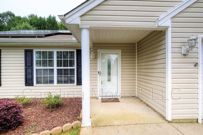 406 Crescentwood Ct in Taylors, SC - Building Photo - Building Photo