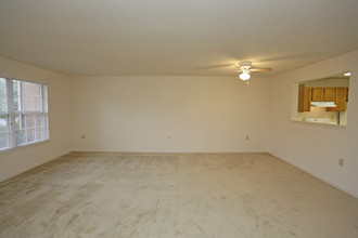Hideaway Townhomes in Fredericksburg, VA - Building Photo - Interior Photo