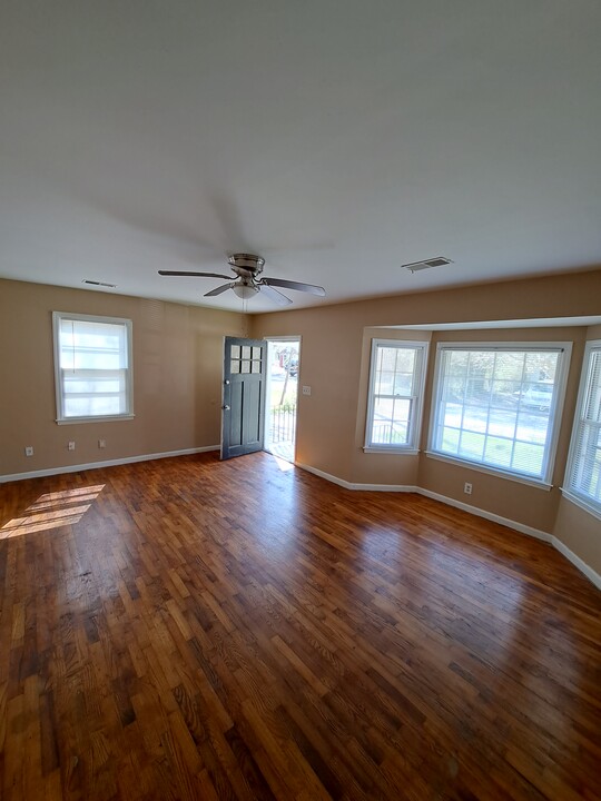 5740 Pilgrim Ave in Hanahan, SC - Building Photo