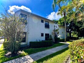 3529 NW 35th St in Coconut Creek, FL - Building Photo
