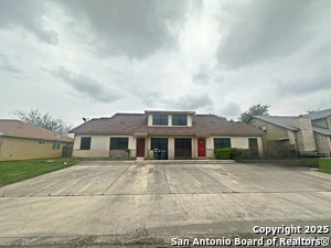 property at 7550 Oak Chase