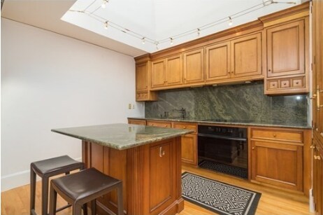 44 Mount Vernon St in Boston, MA - Building Photo